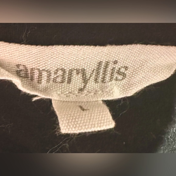 EUC Amaryllis Black Ruffle Sleeve Floral Embroidered Top Sz L - Picture 8 of 16